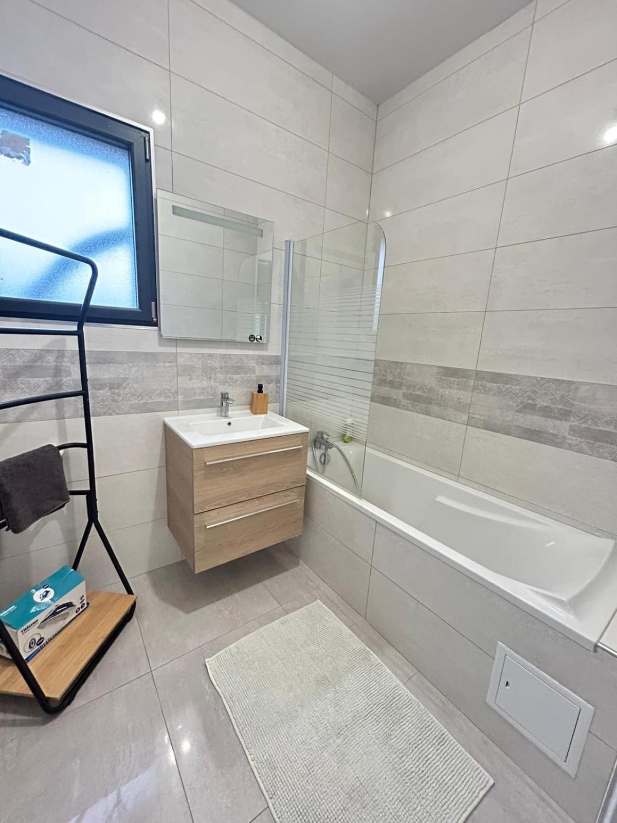 Bella Vista, Parking Gratuit, 5 Min Auxerre Apartment Moneteau Ngoại thất bức ảnh
